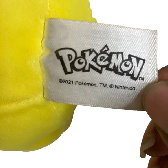 Pokemon 2021 Pikachi Santa Hat Holiday Plush - Picture 4 of 5